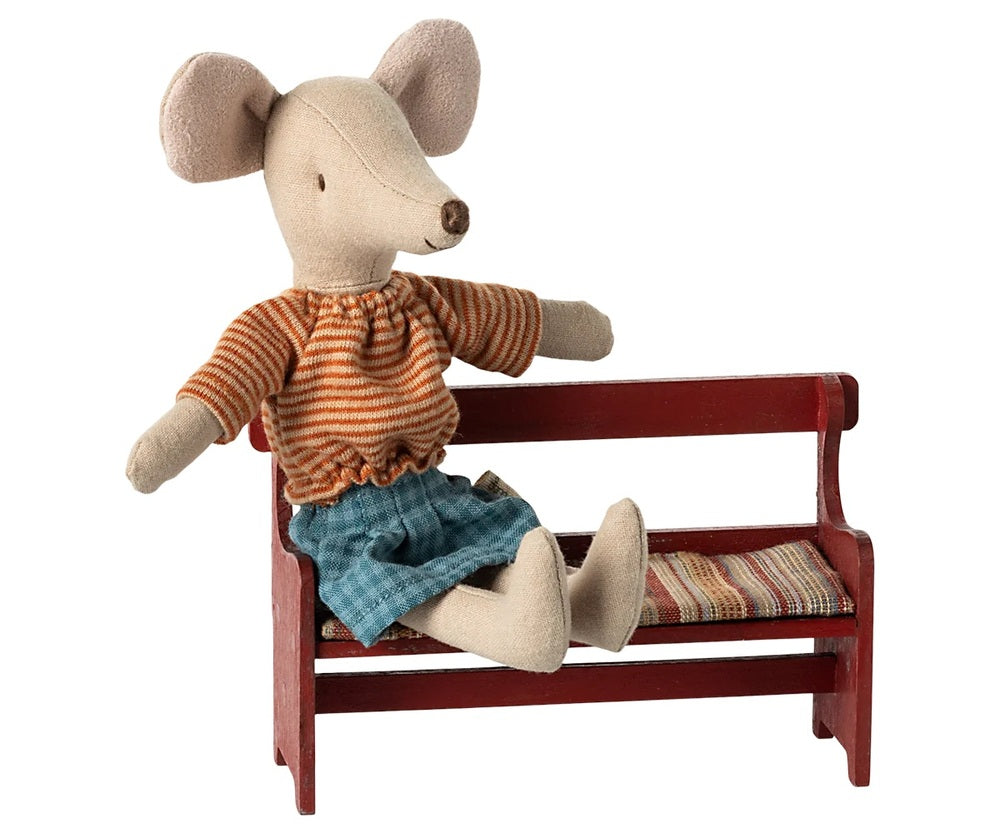 Red Mouse Bench