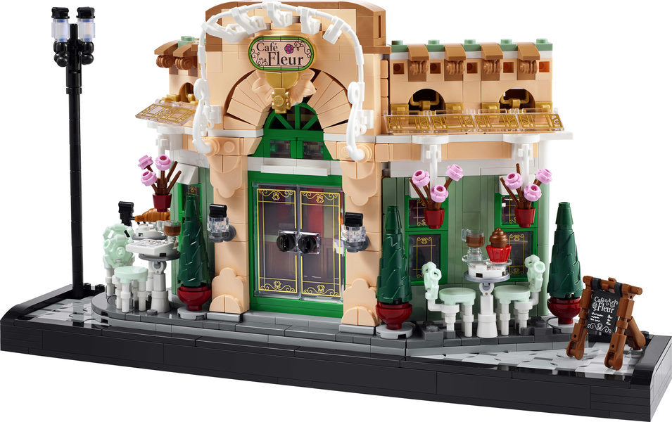 10362 LEGO® French Café