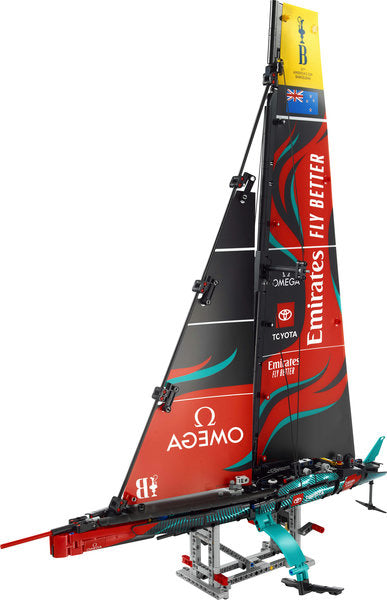 42174 LEGO® Emirates Team New Zealand AC75 Yacht