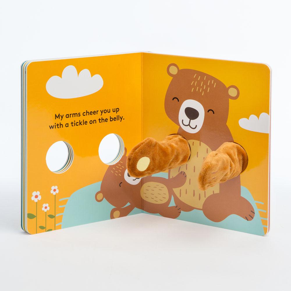 Hug Me Little Bear: Finger Puppet Book