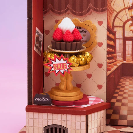 Sweet Chocolate Shop, Super Mini Houses with 'SALE' sign in a chocolate shop setting