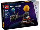 42179 LEGO® Planet Earth and Moon in Orbit